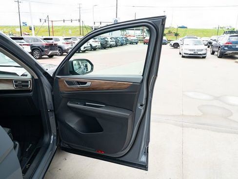New 2026 Volkswagen Atlas SE FWD image 16