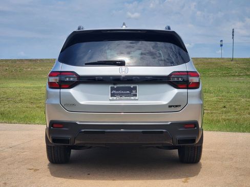 New 2026 Honda Pilot Sport image 8