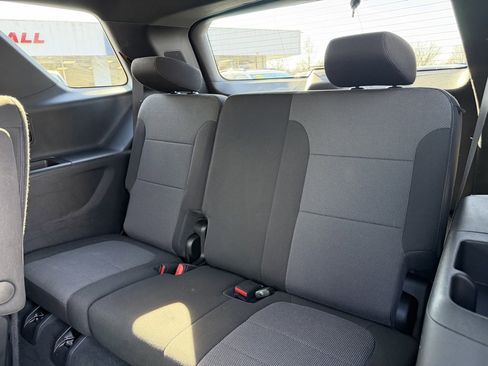 Used 2022 Chevrolet Traverse LT image 26