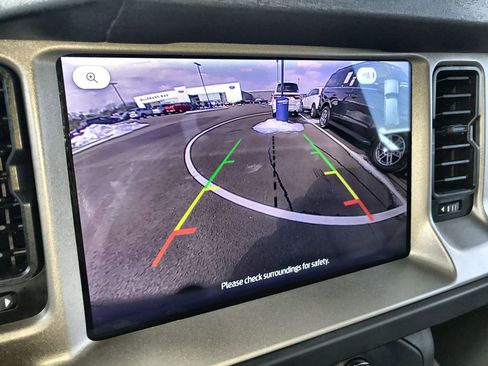 Used 2025 Ford Bronco Outer Banks image 17