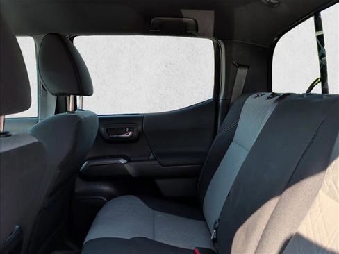 Used 2022 Toyota Tacoma TRD Sport w/ Technology Package RWD image 17