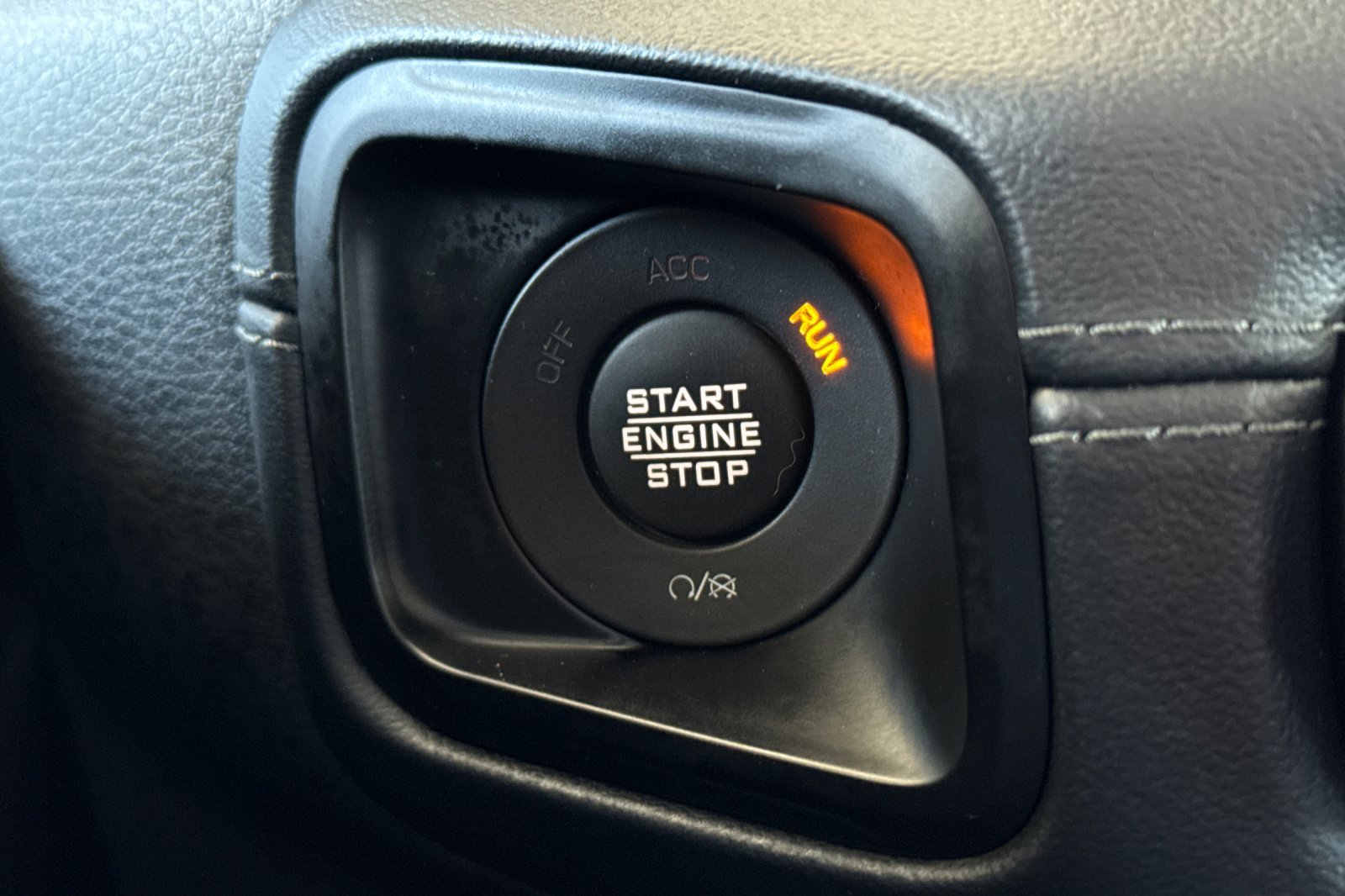 Used 2024 Jeep Wrangler Unlimited Sahara AWD/4WD image 34