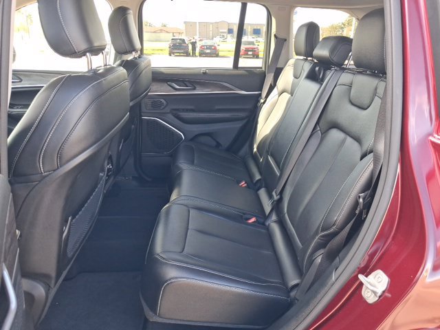 Used 2023 Jeep Grand Cherokee Limited w/ Luxury Tech Group II AWD/4WD image 24