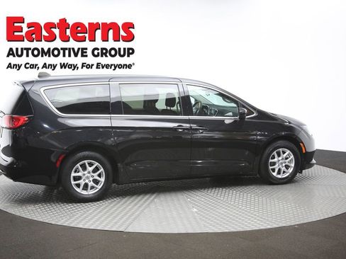 Used 2022 Chrysler Voyager LX FWD image 45