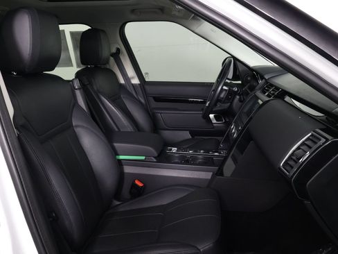 Used 2020 Land Rover Discovery SE AWD/4WD image 28