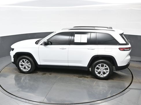 Used 2023 Jeep Grand Cherokee Limited image 34