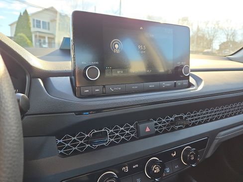 Certified 2025 Honda Accord LX image 17