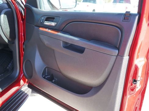 Used 2013 Chevrolet Tahoe LT image 17