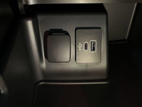 Used 2025 Ford Explorer ST-Line w/ Premium Package image 27