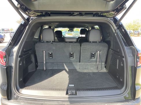 Used 2025 GMC Acadia AT4 w/ LPO, Floor Liner Package AWD/4WD image 14