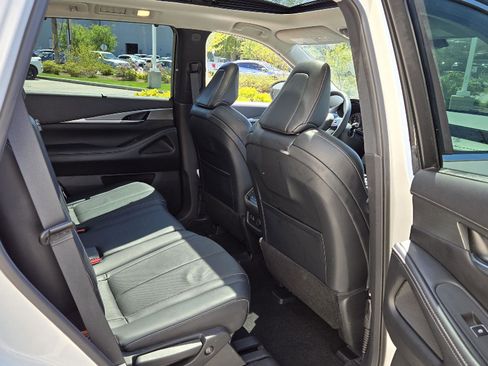 Certified 2023 INFINITI QX60 Luxe w/ Cargo Package AWD/4WD image 18