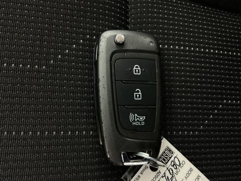 Used 2021 Hyundai Venue SE FWD image 39