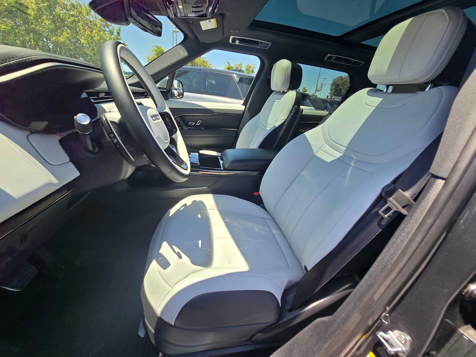 New 2026 Land Rover Range Rover Sport Dynamic SE AWD/4WD image 23