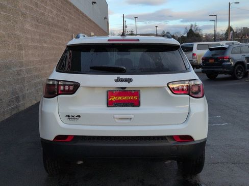 New 2026 Jeep Compass Latitude image 7