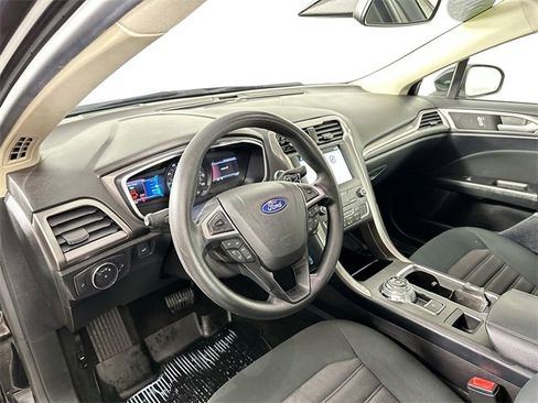 Used 2019 Ford Fusion SE image 19