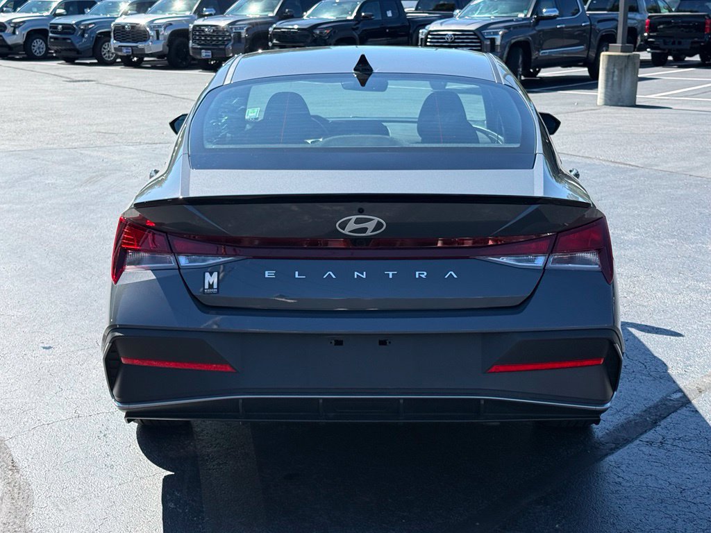 Used 2025 Hyundai Elantra Sport FWD image 6