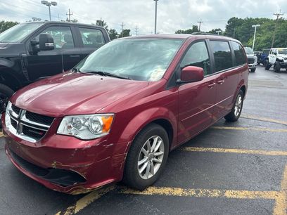 Used 2016 Dodge Grand Caravan SXT w/ UConnect Hands-Free Group