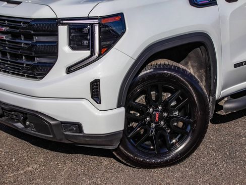 Used 2025 GMC Sierra 1500 Elevation image 42