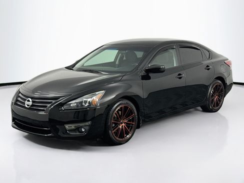Used 2014 Nissan Altima 2.5 SV FWD image 6