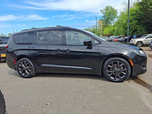 Certified 2018 Chrysler Pacifica Touring-L Plus FWD image 7