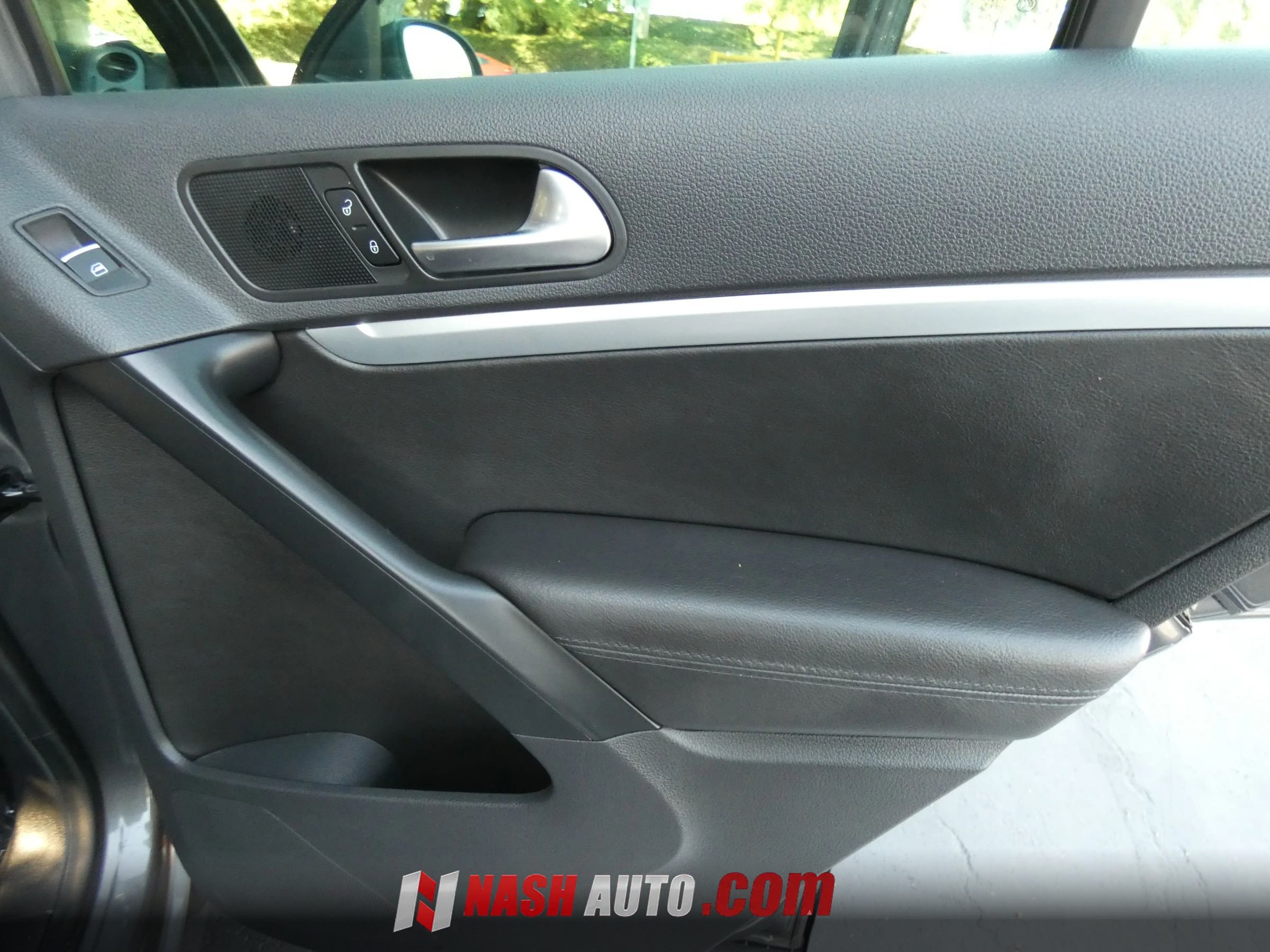 Used 2016 Volkswagen Tiguan R-Line FWD image 43