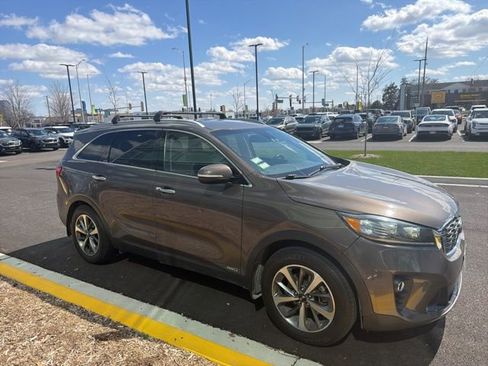 Used 2019 Kia Sorento EX image 17