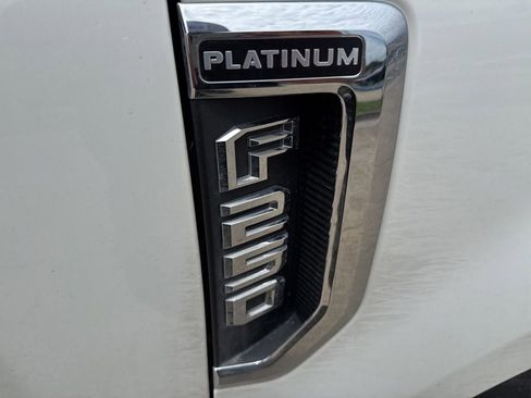 Used 2022 Ford F250 Platinum w/ FX4 Off-Road Package AWD/4WD image 16