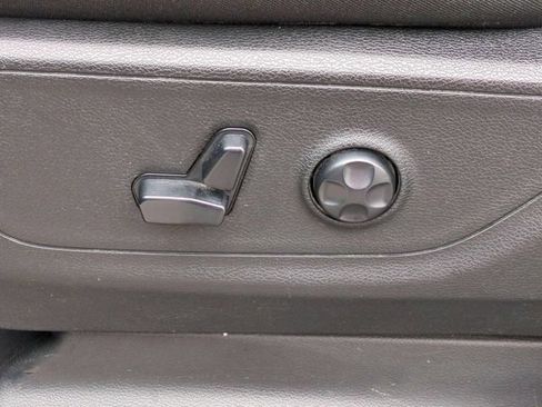 Used 2020 RAM 1500 Big Horn AWD/4WD image 13