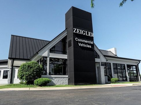 Used 2025 Mercedes-Benz Sprinter 2500 image 26