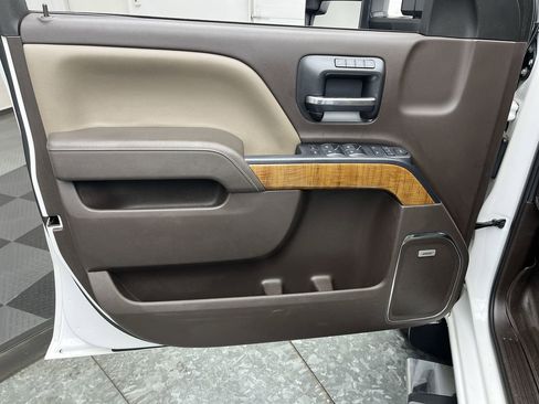 Used 2015 GMC Sierra 2500 SLT w/ Duramax Plus Package image 7