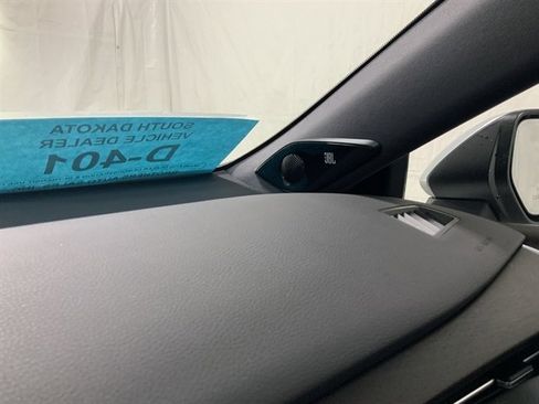 Used 2019 Toyota Avalon Limited image 21