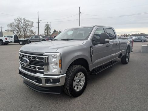 Used 2024 Ford F350 XLT image 3