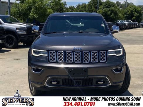 Used 2017 Jeep Grand Cherokee Overland w/ Jeep Active Safety Group AWD/4WD image 37