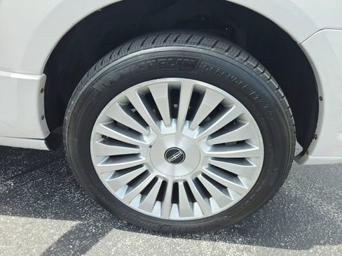 Used 2015 Lincoln Navigator 4WD image 38