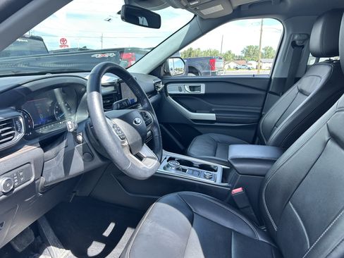 Used 2021 Ford Explorer Limited w/ Equipment Group 301A AWD/4WD image 10