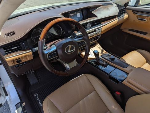 Used 2017 Lexus ES 350 w/ Premium Package FWD image 13