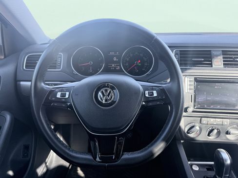 Used 2017 Volkswagen Jetta SE image 56