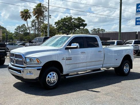 Used 2018 RAM 3500 Laramie AWD/4WD image 2