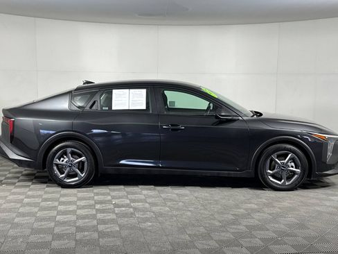 Used 2025 Kia K4 FWD image 2
