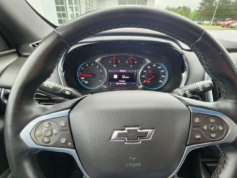 Used 2023 Chevrolet Traverse RS AWD/4WD image 8