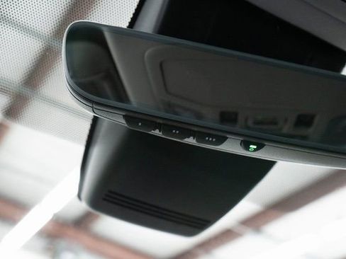 Used 2025 Toyota RAV4 Limited image 30