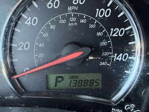 Used 2013 Toyota Corolla S image 29