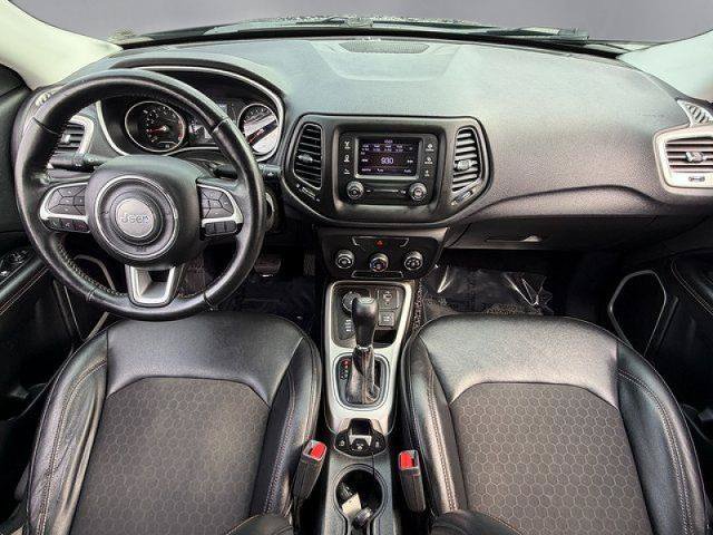 Used 2017 Jeep Compass Latitude AWD/4WD image 3