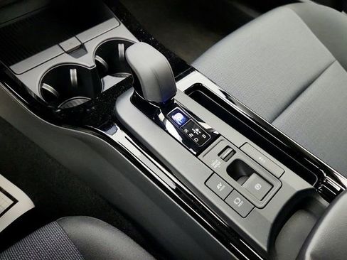 Used 2025 Toyota Prius LE image 15