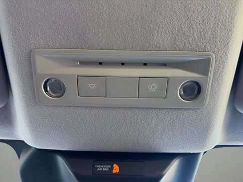 Certified 2025 Nissan Kicks SV image 38