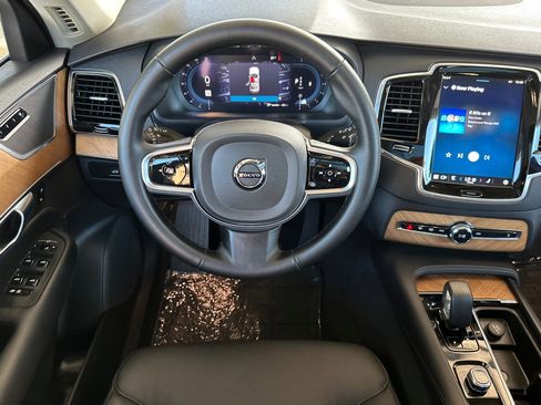 Certified 2025 Volvo XC90 B6 Plus image 16