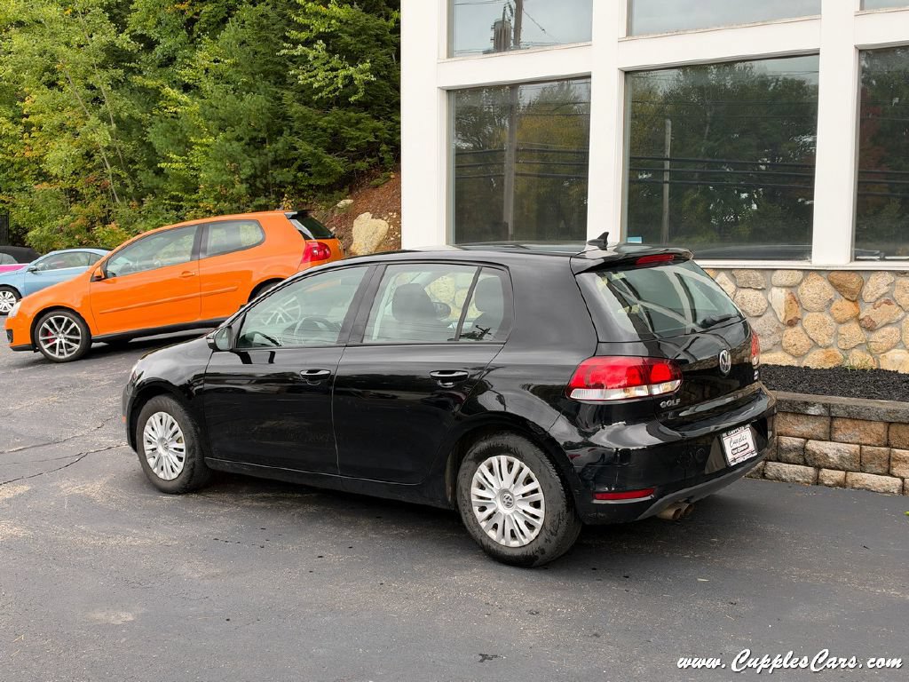 Used 2013 Volkswagen Golf 4-Door FWD image 2