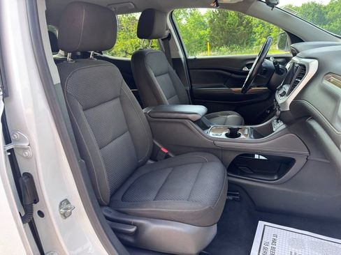 Used 2020 GMC Acadia SLE w/ Driver Convenience Package FWD image 32