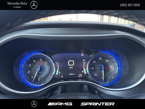 Used 2024 Chrysler Pacifica Touring-L image 26