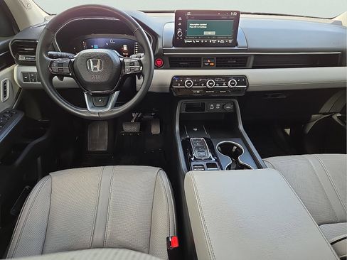 Used 2024 Honda Pilot Elite image 12